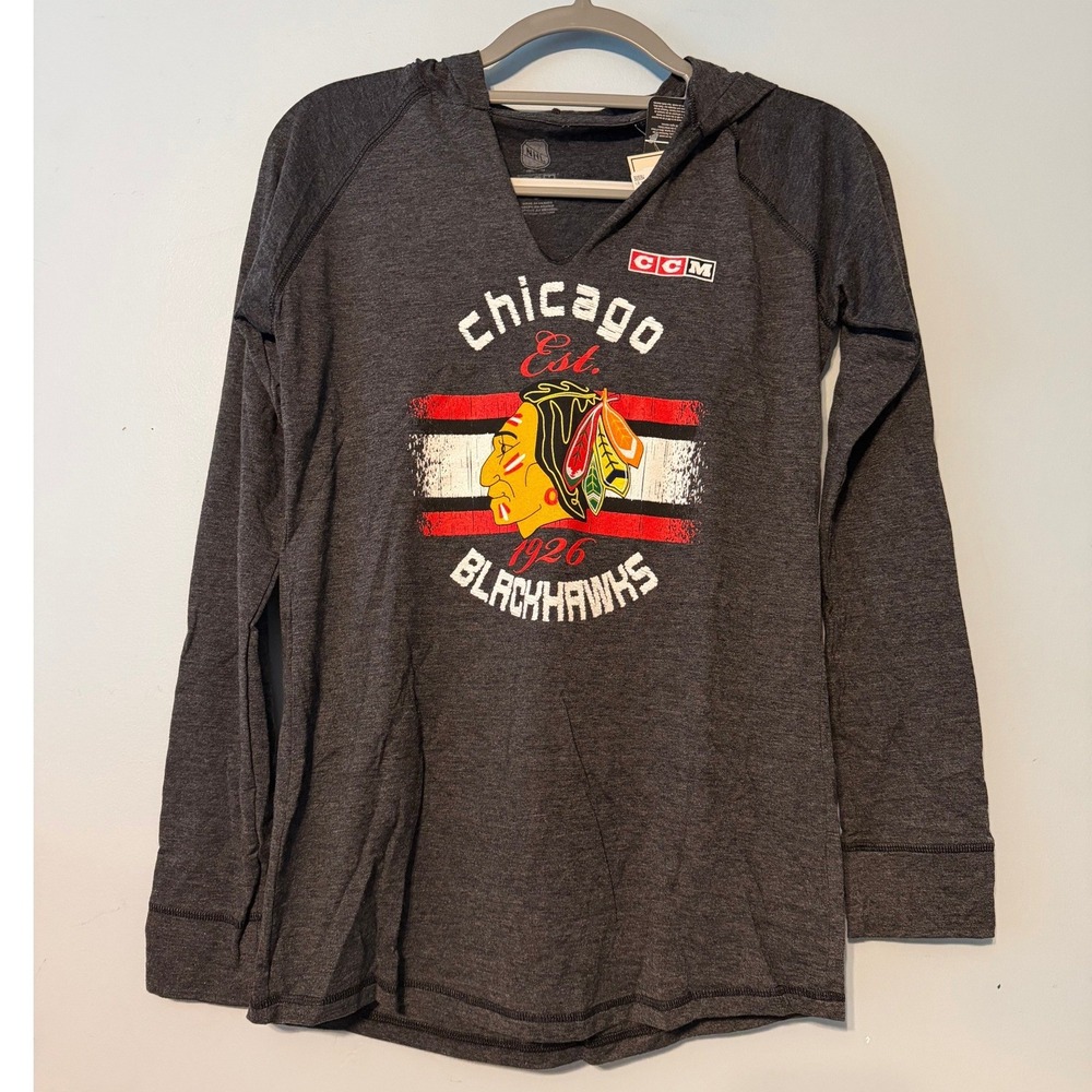 CCM Chicago Blackhawks Women's S NHL Team Classics Hooded Long Sleeve Tee 2067